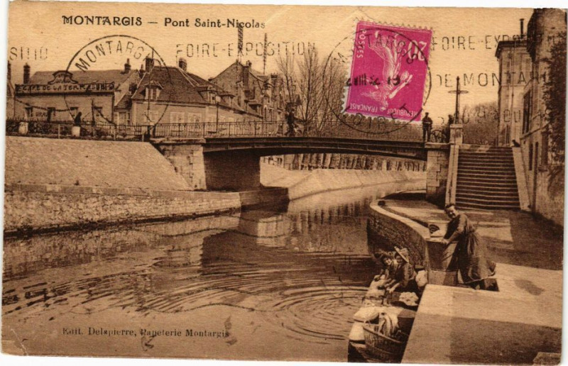 Carte postale ancienne Montargis - Pont St-Nicolas à Montargis