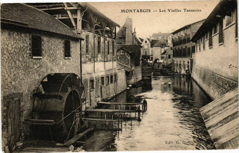 Carte postale ancienne Montargis - Les Vieilles Tanneries à Montargis