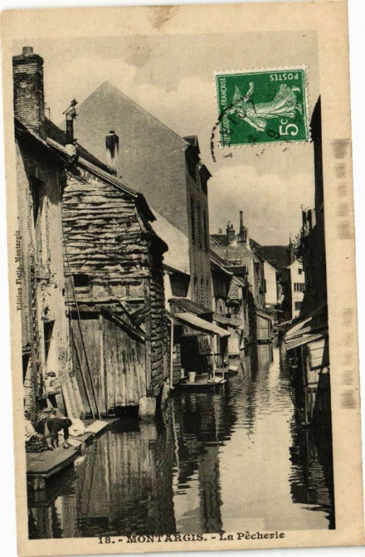 Carte postale ancienne Montargis - La Pecherie à Montargis