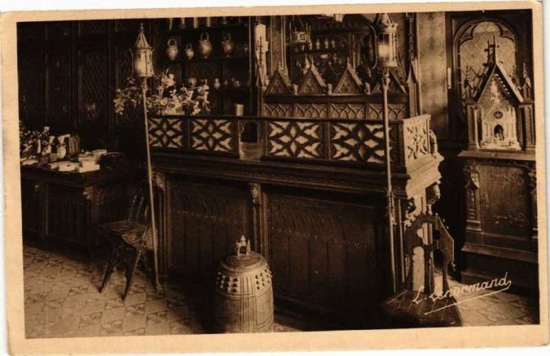 Carte postale ancienne Montargis - La Confiserie de Luxe Au Duc de Praslin à Montargis