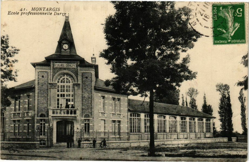 Carte postale ancienne Montargis - Ecole professionelle Durzy à Montargis