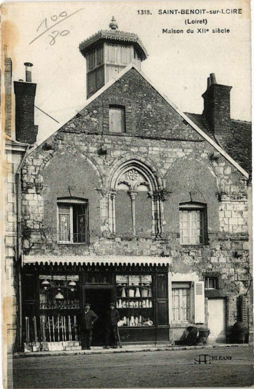 Carte postale ancienne Saint-Benoit-sur-Loire-Maison