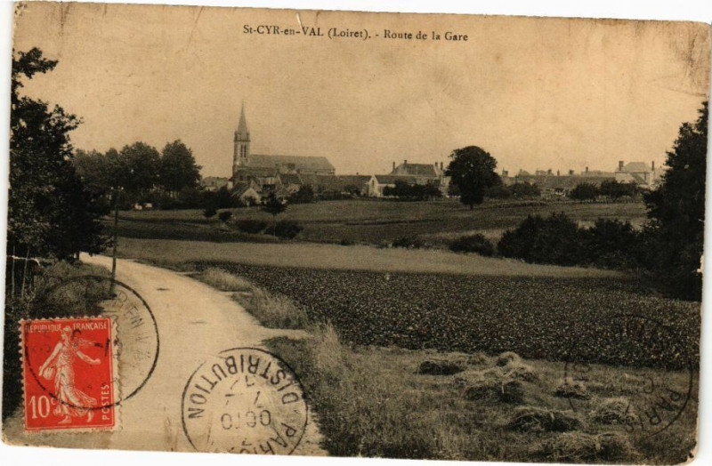 Carte postale ancienne Saint-Cyr-en-Val-Route de la Gare à Saint-Cyr-en-Val