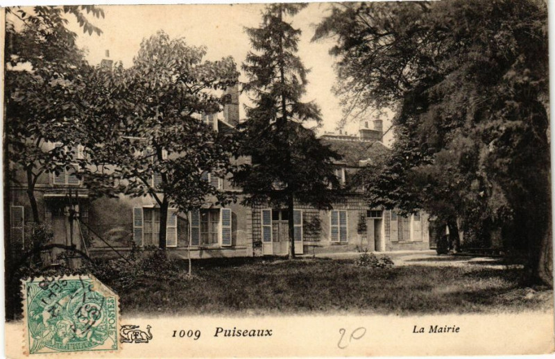 Carte postale ancienne Puiseaux-La Mairie à Puiseaux