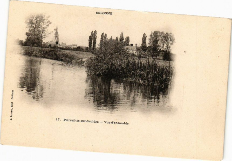 Carte postale ancienne Pierrefitte-sur-Sauldre-Vue d'ensemble