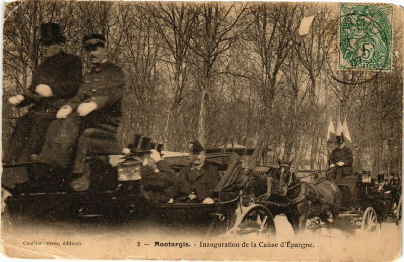 Carte postale ancienne Montargis-Inauguration de la Caisse d'Epargne à Montargis