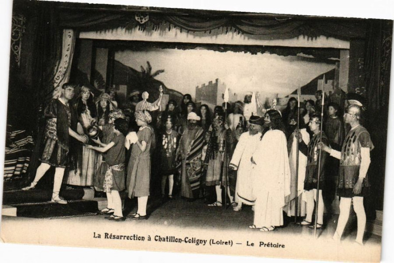 Carte postale ancienne La Resurrection a Chatillon-Coligny-Le Pretoire