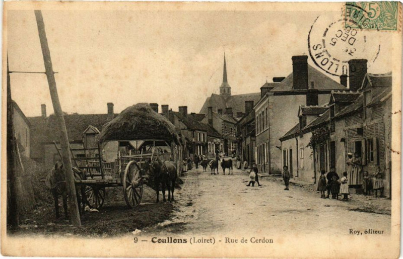 Carte postale ancienne Coullons-Rue de Cerdon à Cerdon