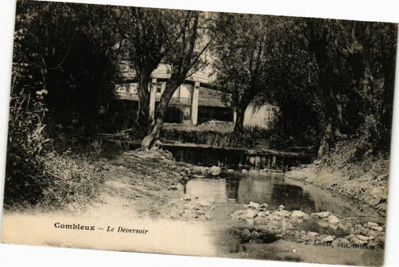 Carte postale ancienne Combleux-Le Deversoir à Combleux