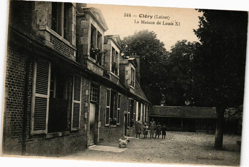 Carte postale ancienne Clery-La Maison de Louis Xi