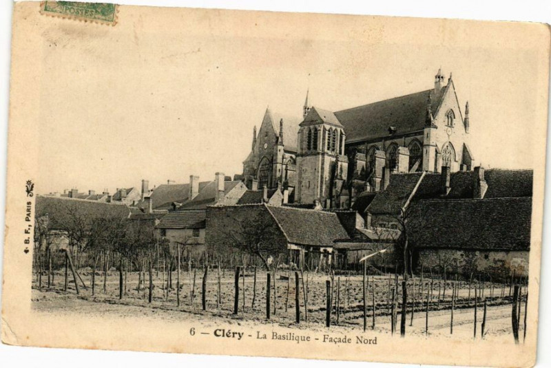 Carte postale ancienne Clery-La Basilique-Facade Nord