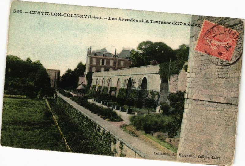 Carte postale ancienne Chatillon - Coligny - Les Arcades et la Terrasse (Xii siecle