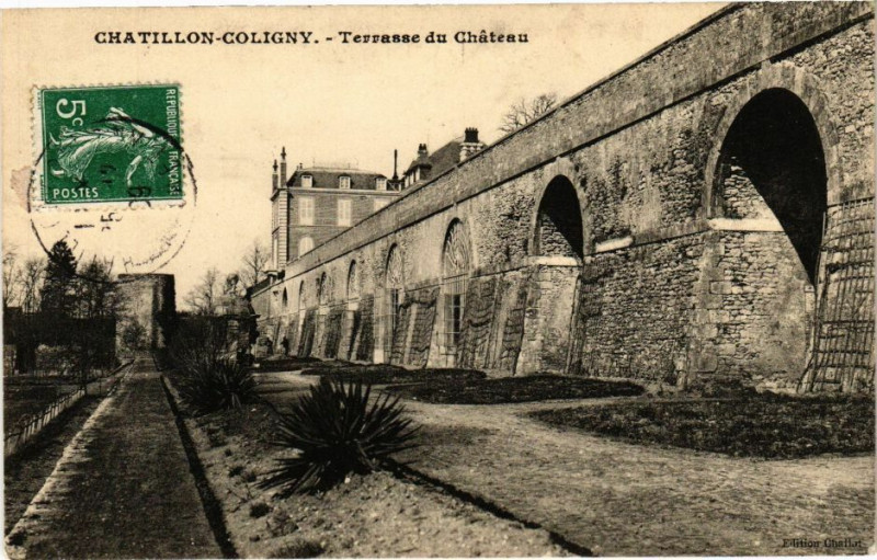 Carte postale ancienne Chatillon - Coligny - Terrasse du Chateau