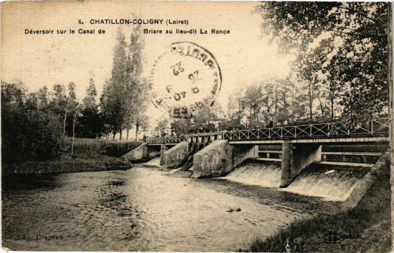 Carte postale ancienne Chatillon - Coligny - Deversor sur le Canal de Briare au à Briare