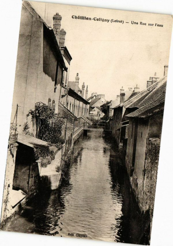 Carte postale ancienne Chatillon-Coligny - Une Rue sur l'eau à Châtillon-Coligny
