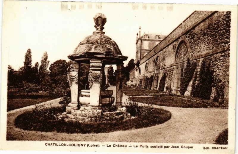Carte postale ancienne Chatillon-Coligny - Le Chateau - La Puits sculpte par Jean à Châtillon-Coligny