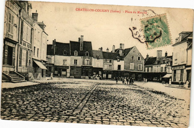 Carte postale ancienne Chatillon-Coligny - Place du Marché à Châtillon-Coligny