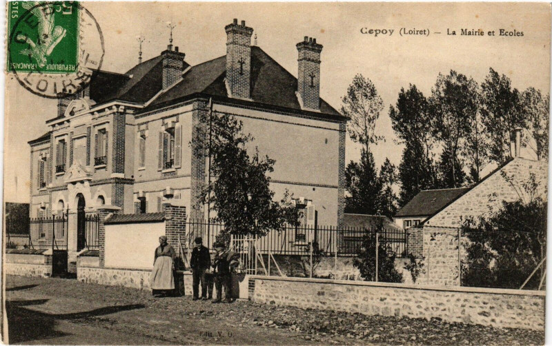 Carte postale ancienne Cepoy - La Mairie et Ecoles à Cepoy