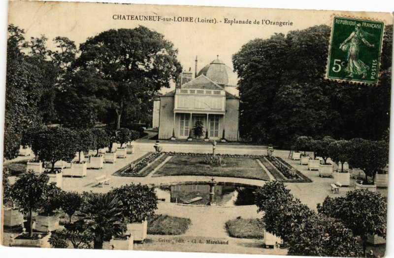 Carte postale ancienne Chateauneuf-sur-Loire - Esplanade de l'Orangerie à Châteauneuf-sur-Loire