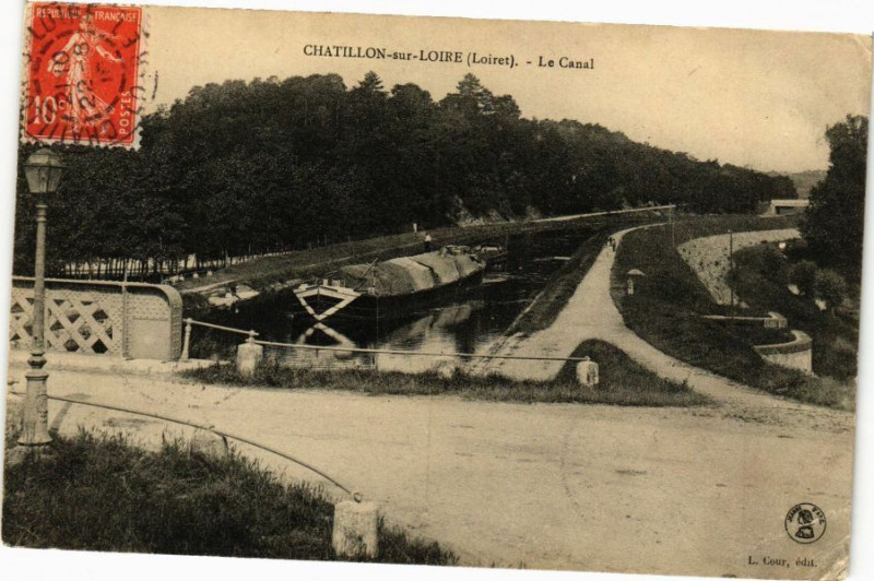 Carte postale ancienne Chatillon-sur-Loire - Le Canal à Châtillon-sur-Loire