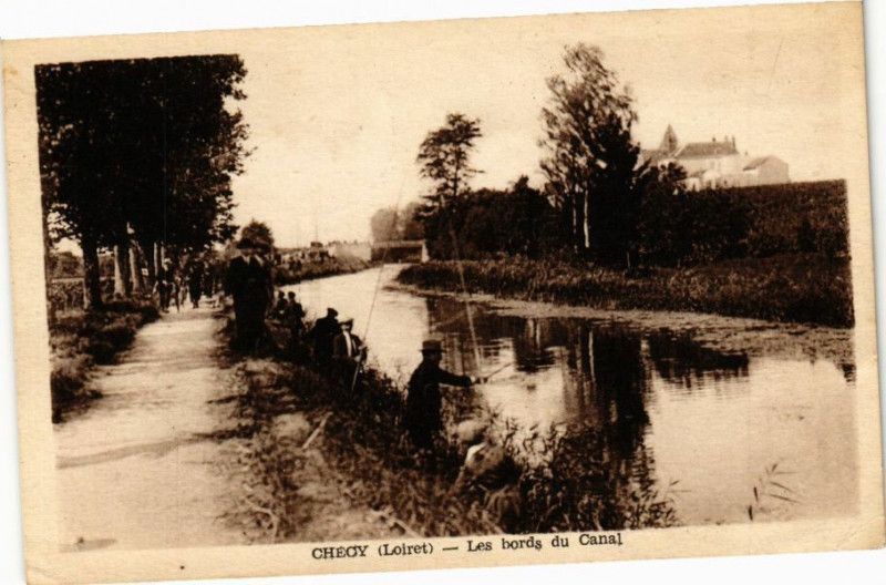 Carte postale ancienne Checy - Les bords du Canal à Chécy
