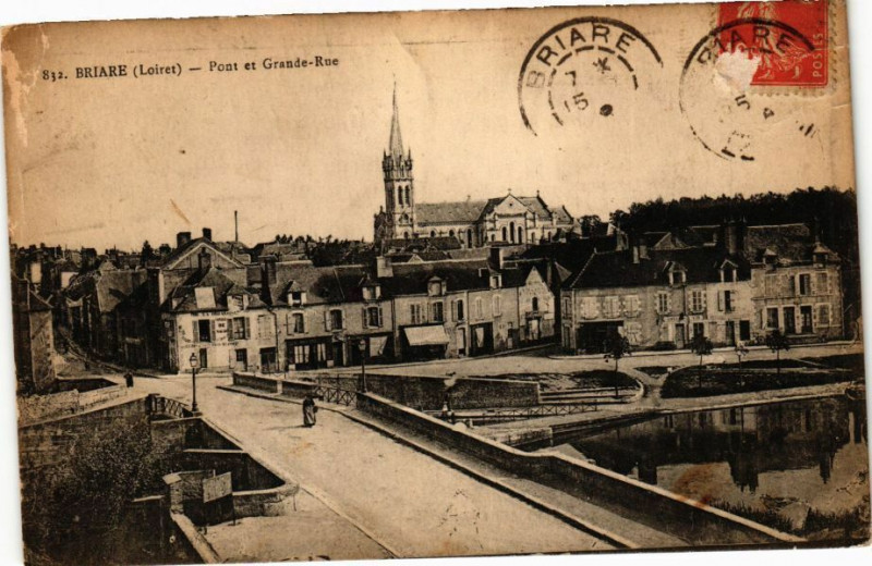 Carte postale ancienne Briare - Pont et Grande-Rue à Briare