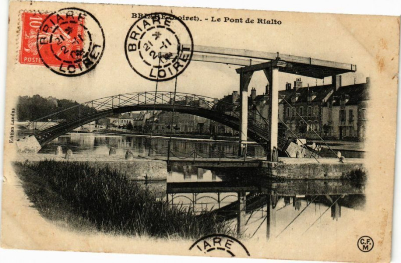 Carte postale ancienne Briare - Le Pont de Rialto à Briare