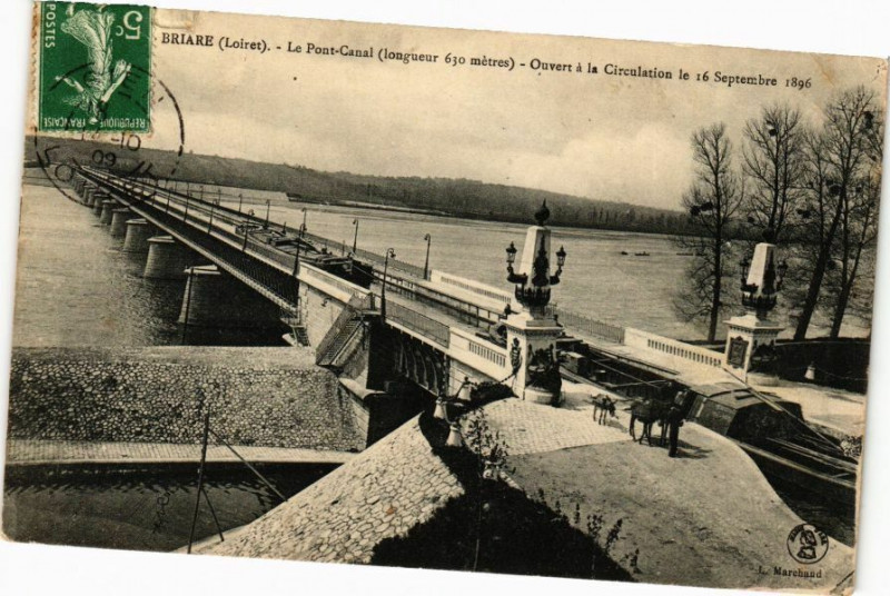 Carte postale ancienne Briare - Le Pont-Canal (long.630 m) - Ouvert a la à Briare