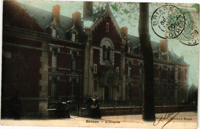 Carte postale ancienne Briare - L'Hospice à Briare