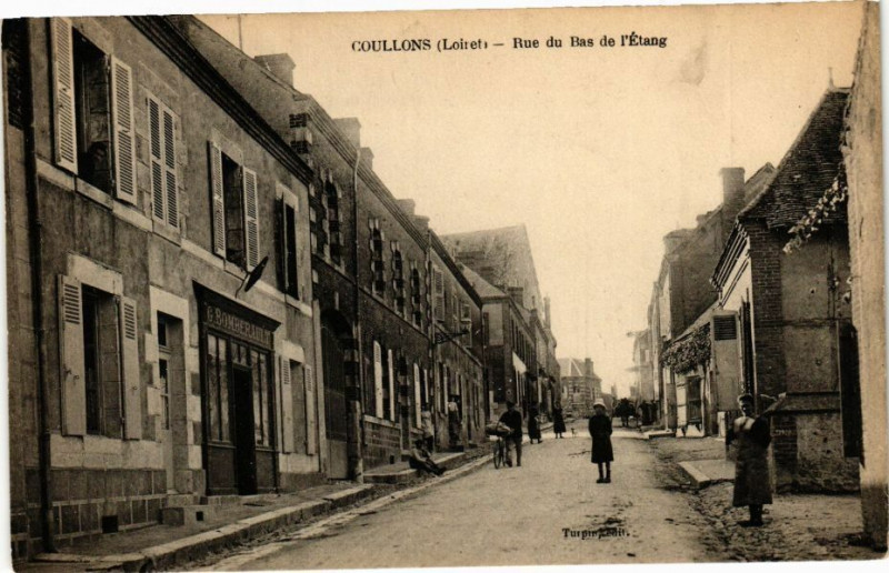 Carte postale ancienne Coullons - Rue du Bas de l'Etang à Coullons