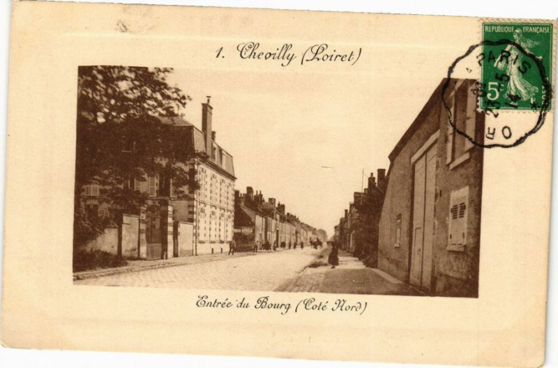 Carte postale ancienne Chevilly - Entrée du Bourg (Cote Nord) à Chevilly