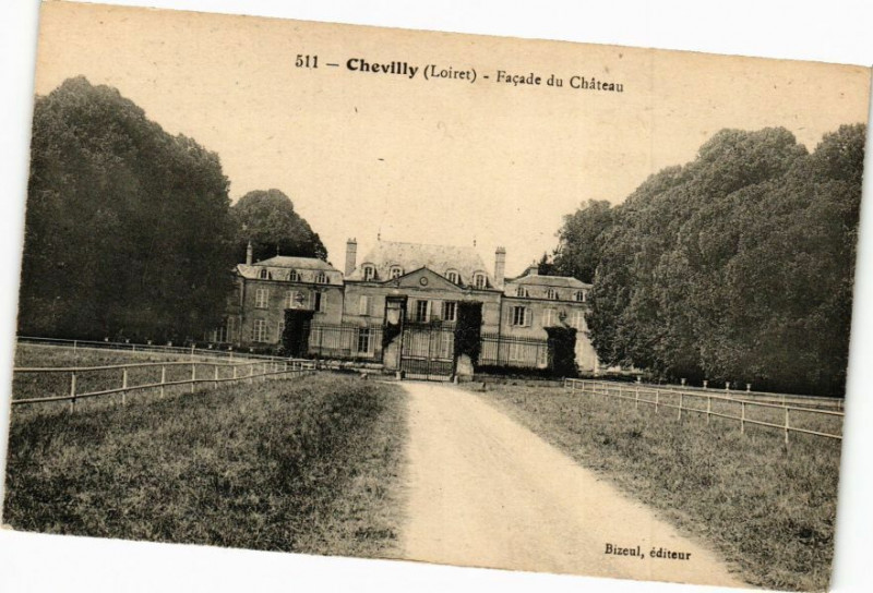 Carte postale ancienne Chevilly - Facade du Chateau à Chevilly