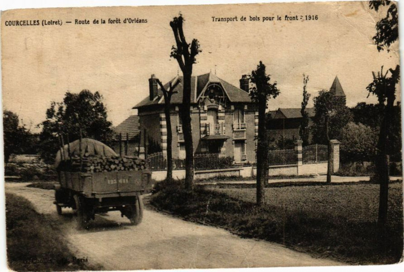 Carte postale ancienne Courcelles - Route de laforet d'Orleans - Transport de bois