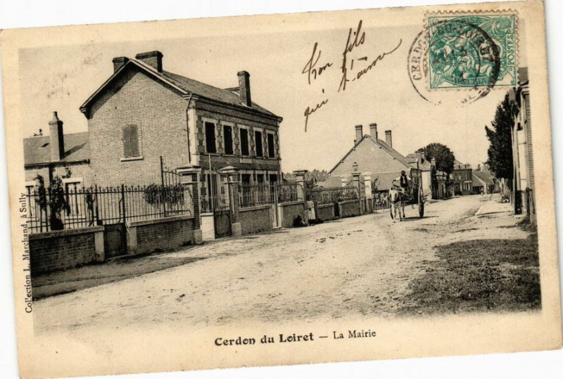 Carte postale ancienne Cerdon du Loiret - La Mairie à Cerdon