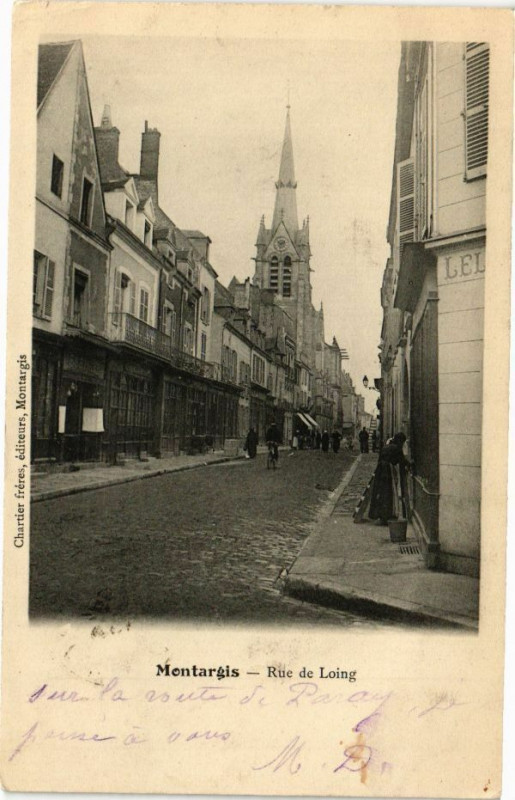 Carte postale ancienne Montargis - Rue de Loing à Montargis