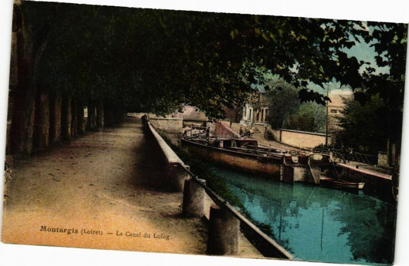 Carte postale ancienne Montargis - Le Canal du Loing à Montargis