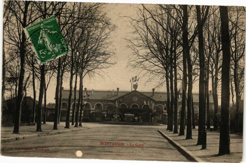 Carte postale ancienne Montargis - La Gare à Montargis