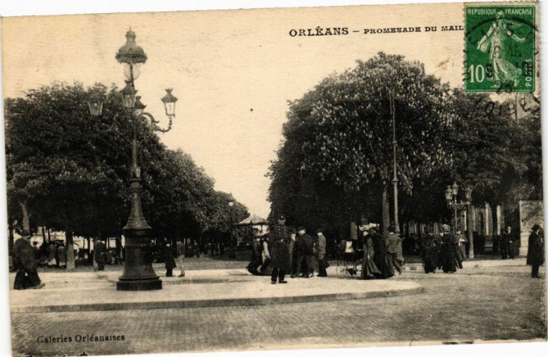 Carte postale ancienne Orleans - Panorama du Mail à Orléans