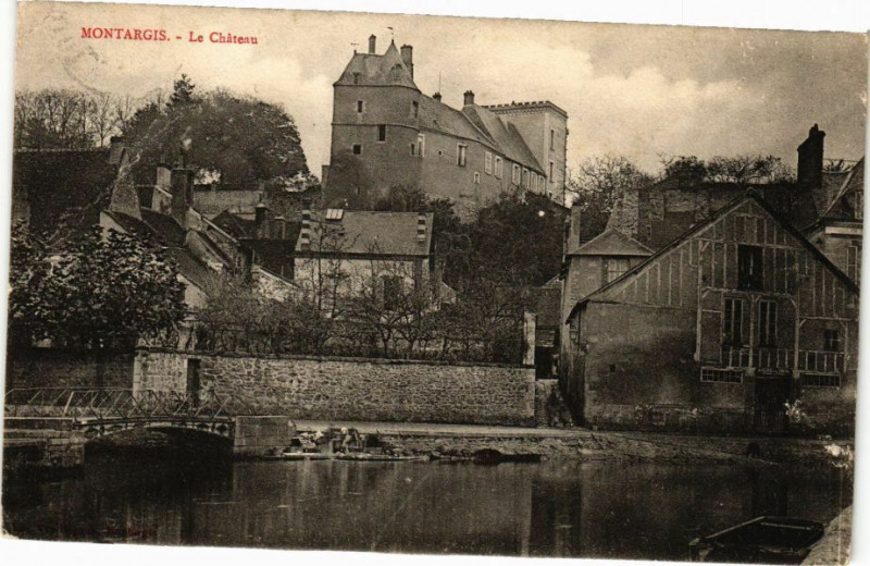 Carte postale ancienne Montargis - Le Chateau à Montargis