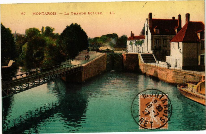 Carte postale ancienne Montargis - La Grande Ecluse à Montargis