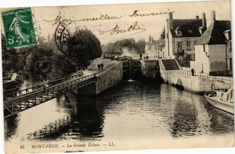 Carte postale ancienne Montargis - La Grande Ecluse à Montargis