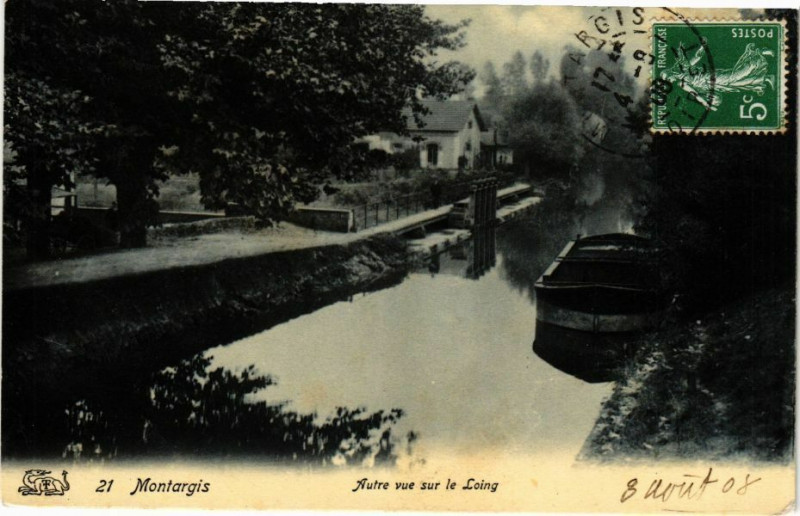 Carte postale ancienne Montargis - Autre vue sur le Loing à Montargis
