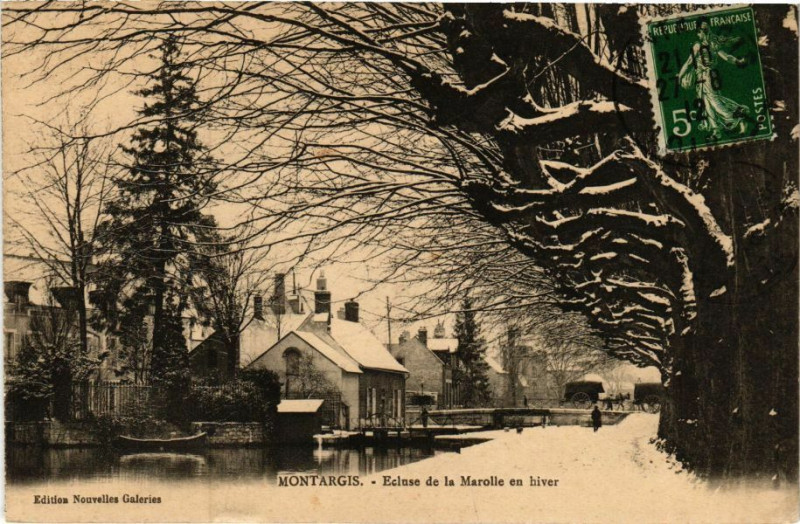Carte postale ancienne Montargis - Ecluse de la Maroile en hiver à Montargis