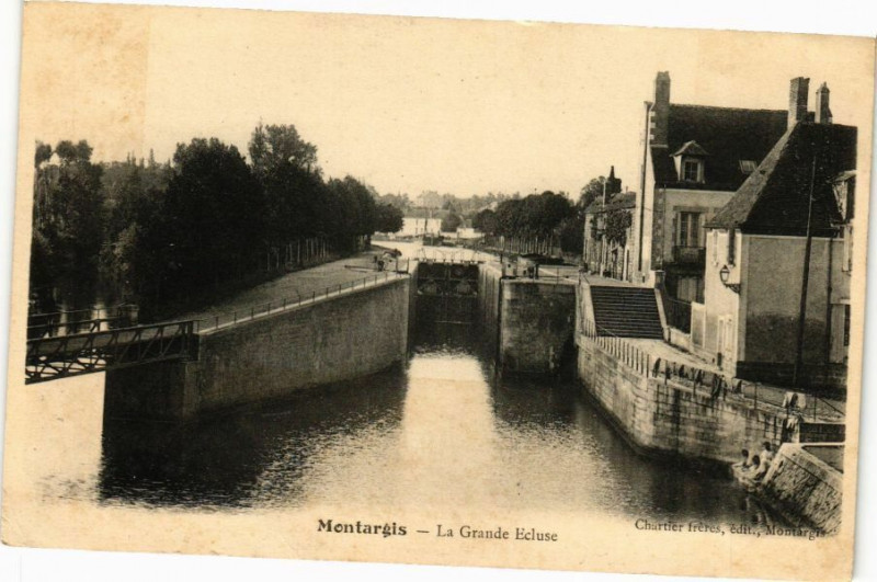 Carte postale ancienne Montargis - La Grande Ecluse à Montargis