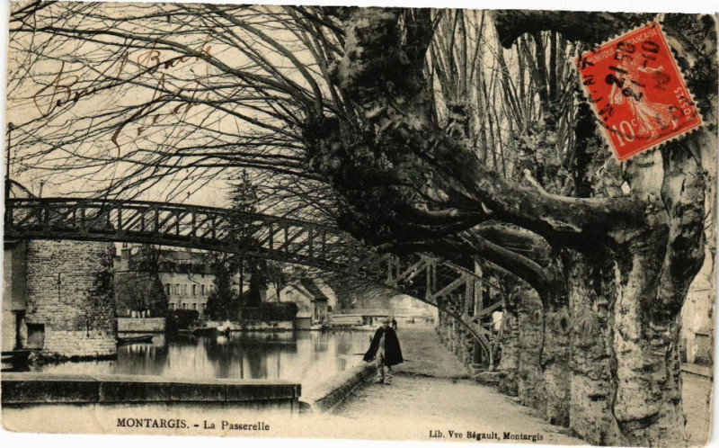 Carte postale ancienne Montargis - La Passerelle à Montargis