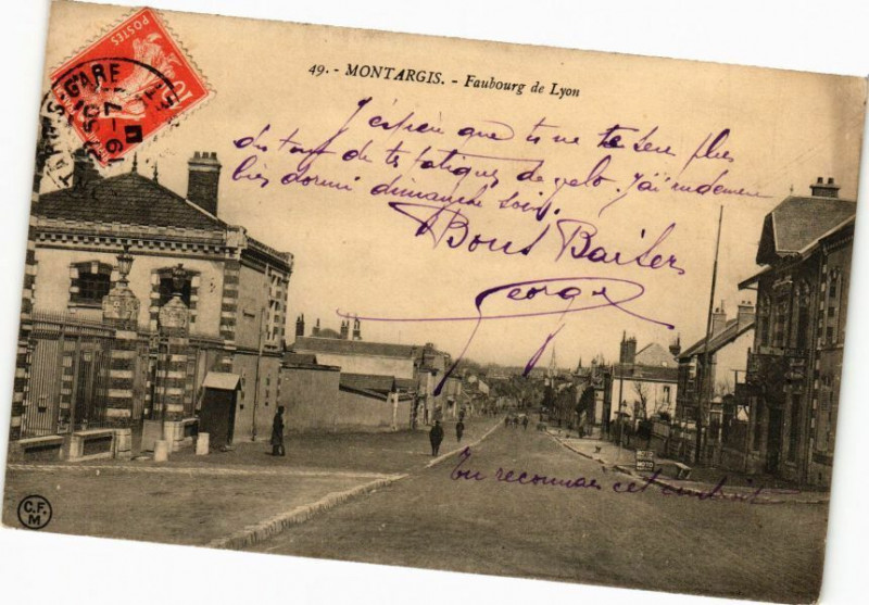 Carte postale ancienne Montargis - Faubourg de Lyon à Montargis