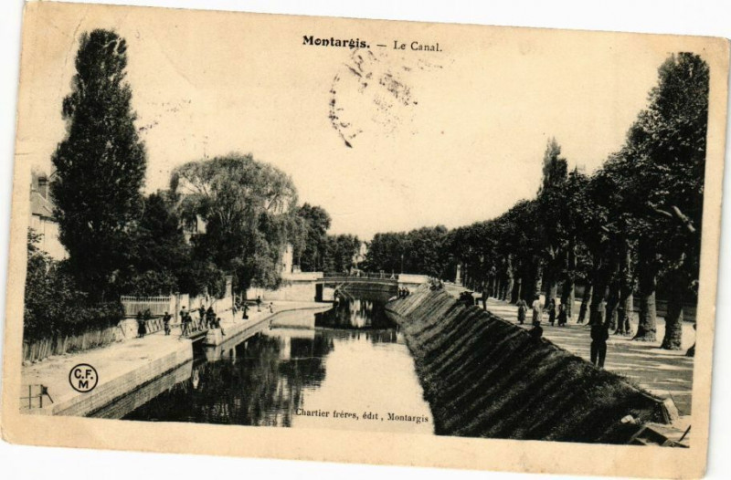 Carte postale ancienne Montargis - Le Canal à Montargis