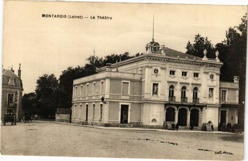 Carte postale ancienne Montargis - Le Theatre à Montargis