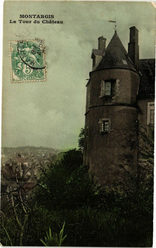 Carte postale ancienne Montargis - La Tour du Chateau à Montargis
