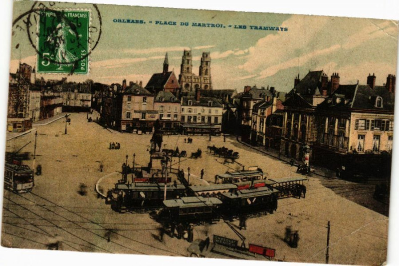 Carte postale ancienne Orleans - La Place du Martroi à Orléans